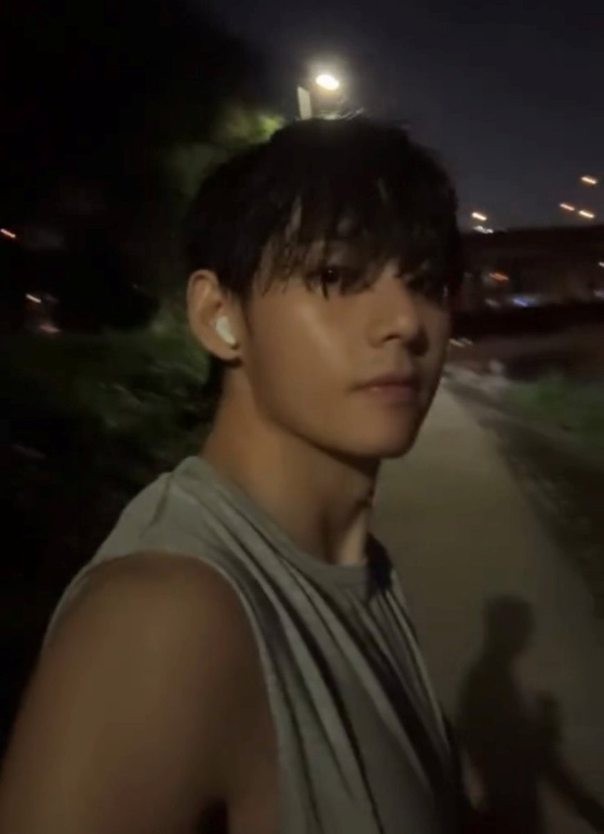 Kkorepo's tweet image. 「#BTS」#V、「ARMYランニングクルー」の条件は追い越し禁止と知ってるふり禁止 
🔗korepo.com/archives/15924…