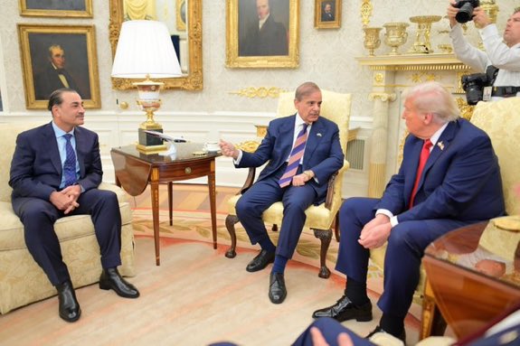 Tariq Bhat (@tariqbhatann) on Twitter photo Reports suggest Trump’s meeting is tied to Afghanistan. The US seeks Pakistan’s support for access to the Bagram Airbase, offering financial incentives in return. Pakistan needs money—America needs the base. Beyond that, the US doesn’t need Pakistan. <a href="/realDonaldTrump/">Donald J. Trump</a> <a href="/CMShehbaz/">Shehbaz Sharif</a> Reports suggest Trump’s meeting is tied to Afghanistan. The US seeks Pakistan’s support for access to the Bagram Airbase, offering financial incentives in return. Pakistan needs money—America needs the base. Beyond that, the US doesn’t need Pakistan. <a href="/realDonaldTrump/">Donald J. Trump</a> <a href="/CMShehbaz/">Shehbaz Sharif</a>