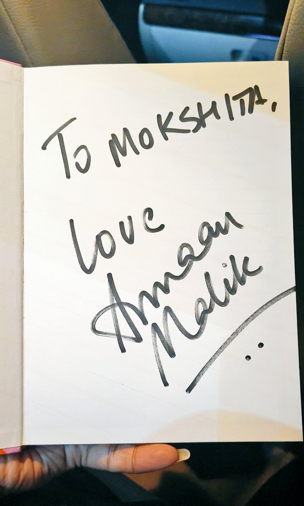 MokshitaAg20dec's tweet image. Finally got my #intheAM book signed by the man himself 🥹🧿🫶
@ArmaanMalik22 thankyou so much for making my day 🫰
