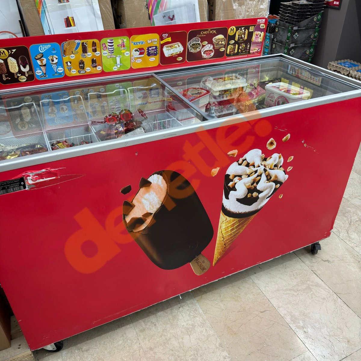 BrontoslavC's tweet image. Yine 5 dk yalandan bütün dondurmalara bakıp magnum beyaz aldım

Algida seçicilik