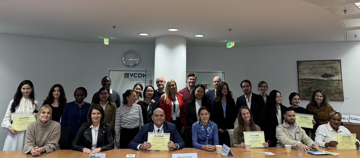 VCDNP's tweet image. 🚀 And just like that, another amazing #ShortCourse wraps up! What a week — packed with learning, discussions, and new perspectives on #disarmament and #nonproliferation. 🙌🏼 Huge congratulations to all our participants — we can’t wait to see you put your new knowledge into…