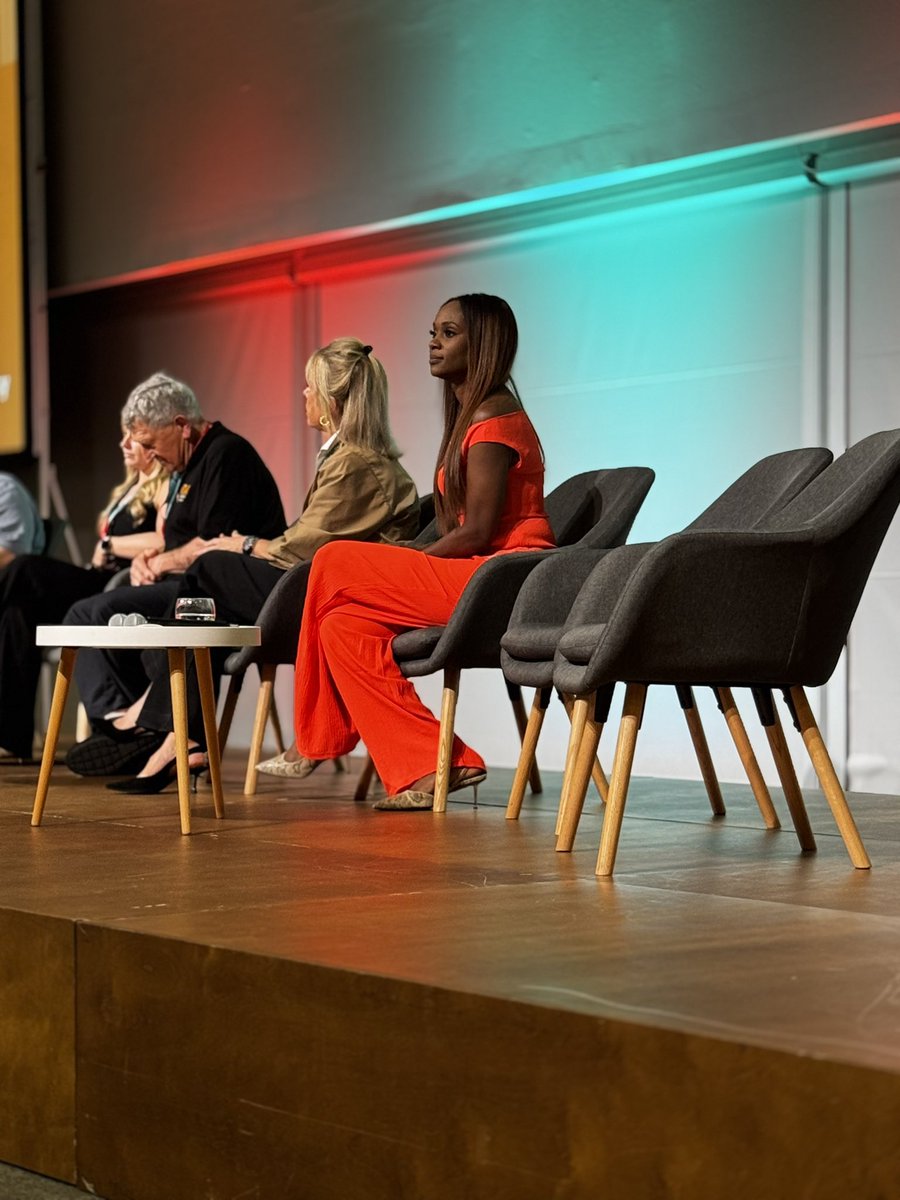 TheSumairaFDN's tweet image. Marion Jones, #NMOSD patient, marathoner and TSF Ambassador of Illinois, is one of the patient panelists at @ECTRIMS Patient Community Day, speaking about lived experiences, patient advocacy and the importance of patient participation in research for rare diseases 🩷🧡💛