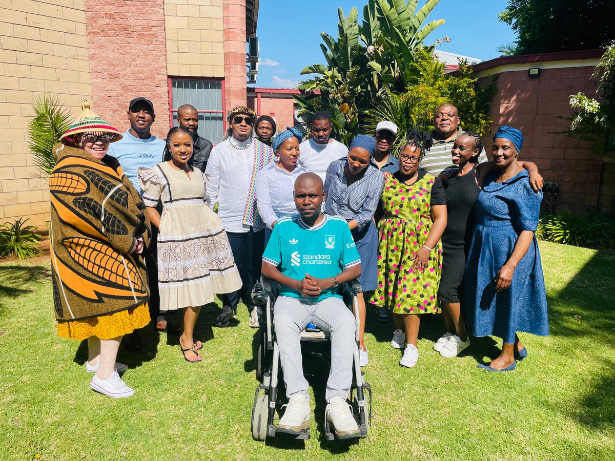IDT_org's tweet image. 𝐈𝐃𝐓 𝐇𝐞𝐫𝐢𝐭𝐚𝐠𝐞 𝐃𝐚𝐲 𝐂𝐨𝐦𝐦𝐞𝐦𝐨𝐫𝐚𝐭𝐢𝐨𝐧
IDT colleagues, Regional & National Office celebrated Heritage Day under the theme ‘Unity in Diversity: Celebrating Our Shared Heritage’.
#YourPartnerInDevelopment
#HeritageDayCelebration