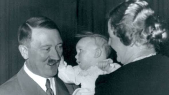 <a href="/JasonJournoDC/">Jason Cohen 🇺🇸</a> You know who else held babies?