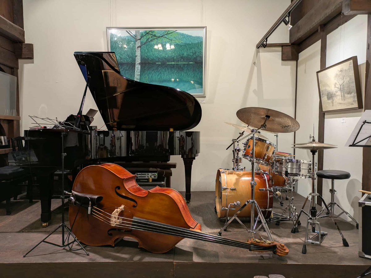 gnu_high's tweet image. 9/20は安曇野市「蔵のカフェレストラン 清雅」にて中島仁Trioのライブでした。満員御礼！お越し頂いたお客様、本当にありがとうございました！現メンバーでのライブも信州初。自分達的にもかなり密度の濃い演奏になった実感がありましたし、久々に演奏してみてやはり清雅の音は特別だなと感じました。