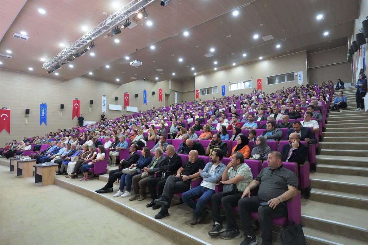 İl Millî Eğitim Müdürümüz Sayın Ramazan AŞCI, Bartın Üniversitesi Eğitim Fakültesi Konferans Salonu’nda, Sayın Doç. Dr. Serkan DEMİR tarafından “Maarif Modeli Işığında: Geleceği İnşa Eden Beceriler” konulu verilen konferansa katılım sağladı.

↪️instagram.com/p/DPEaRwZiOa0/…