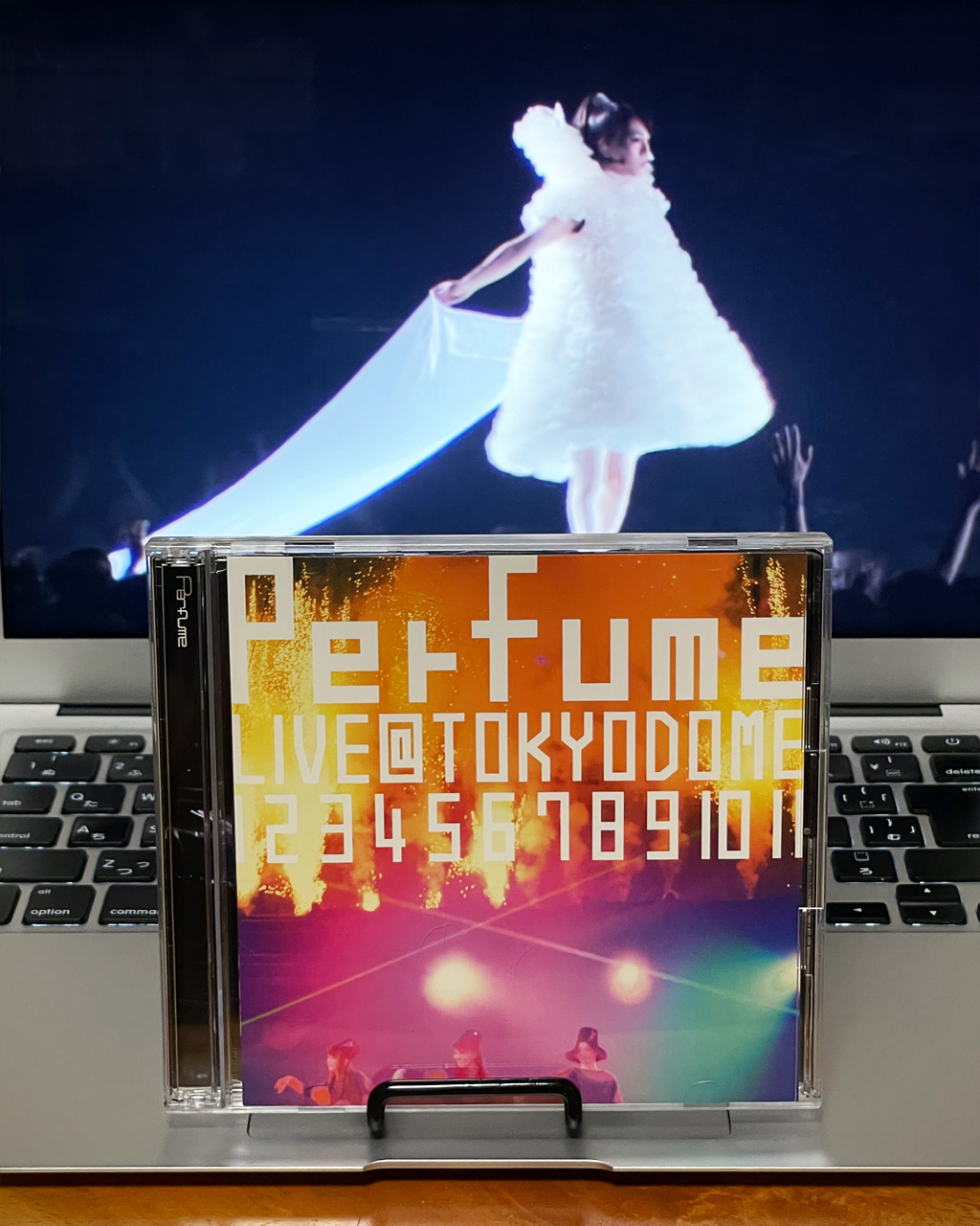 Perfume ライブDVD まとめ売り 61tdEExMvJL._UF350,350_QL50_.jpg