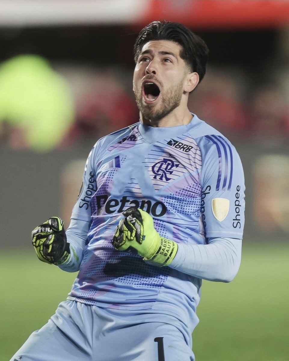 1rossiagustin's tweet photo. Noche muy especial! El esfuerzo de todos hizo la diferencia y pudimos dar un paso a más. Orgulloso de este equipo. Vamos Flamengo . 🏆

Algustin Rossi via instagram. https://t.co/CdntJ0WOOa