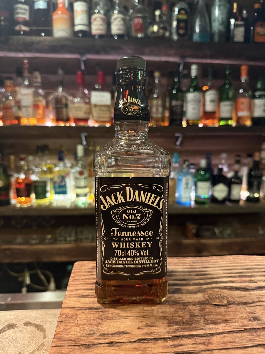 下北沢で久しぶりに飲んでるんだけど
久しぶりに会った人とめちゃくちゃ良い話ができたり
先輩からめちゃくちゃ粋なはからいをいただいたり
とても素敵な夜になっててうれぴぃ
素敵な人とたくさん出会える人生で最高ですわ