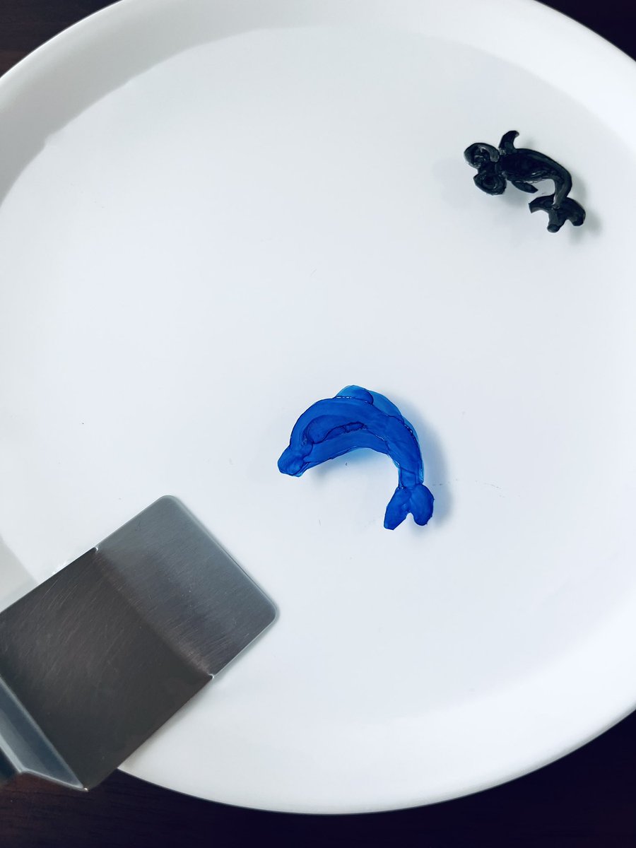 『ただならぬみせ：年がら年じゅうお祭り』
9/27(土)11-17時は、自分で描いた絵をすくう「なんでもすくい」をしたり、谷保天満宮の万灯行列を題材にファングッズを作ります。どなたも「さえき洋品⚫︎(南武線谷保駅南口徒歩0分)」へどうぞ。"ただ"です。#ACKT #ただの店 #ただならぬみせ #国立市 #谷保