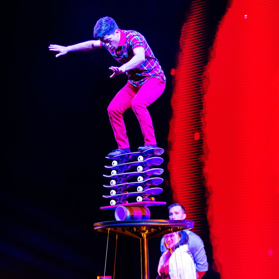 TICKETS ON SALE NOW - A Magical Cirque Christmas 🎄✨🎭

🎟️ - ticketmaster.com/event/06006282…

Tuesday, December 16 | DECC Symphony Hall | 7:00pm

More info - decc.org/event/a-magica…