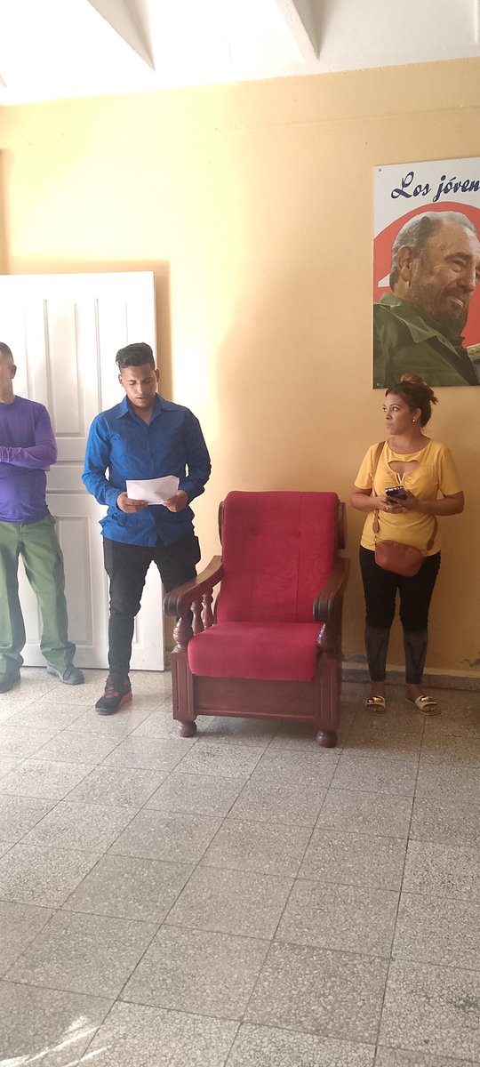Cuadros y trabajadores de la #UJCGranma también dimos nuestra firma rn apoyo a la hermana República de Venezuela y a su presidente Nicolás Maduro. 

#CubaConVenezuela