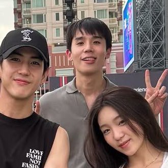 jimmy: 😗                                also jimmy: 🤪