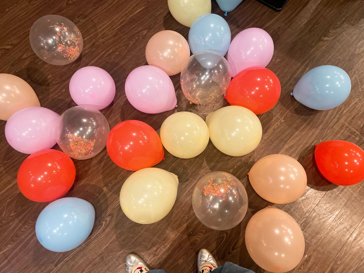 真夜中の風船職人🤹🎈
(酸欠でゼーゼーなぅ)

明日の浴衣ワンマン
お楽しみに( 〃 ˆᴗˆ 〃 )👘✨

ぐっなぃ😪🌃🌙
