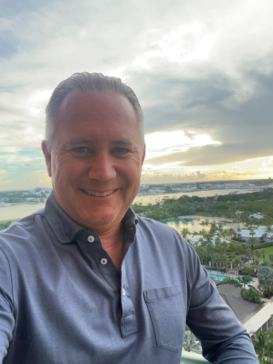 Love of life ❤️ learn to love yourself, your passion and your dreams no matter what happening. 
#LovesAmbition #paaion