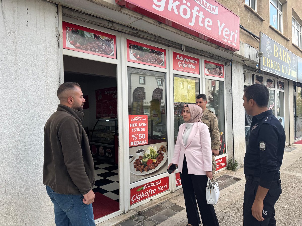 Kaymakamımız Sayın Kübra BAKA KILIÇ, ilçemizdeki esnafları ziyaret etti. Esnaflarımızın talep ve sorunlarını dinleyen Kaymakamımız, çözüm önerileri üzerine istişarelerde bulundu.