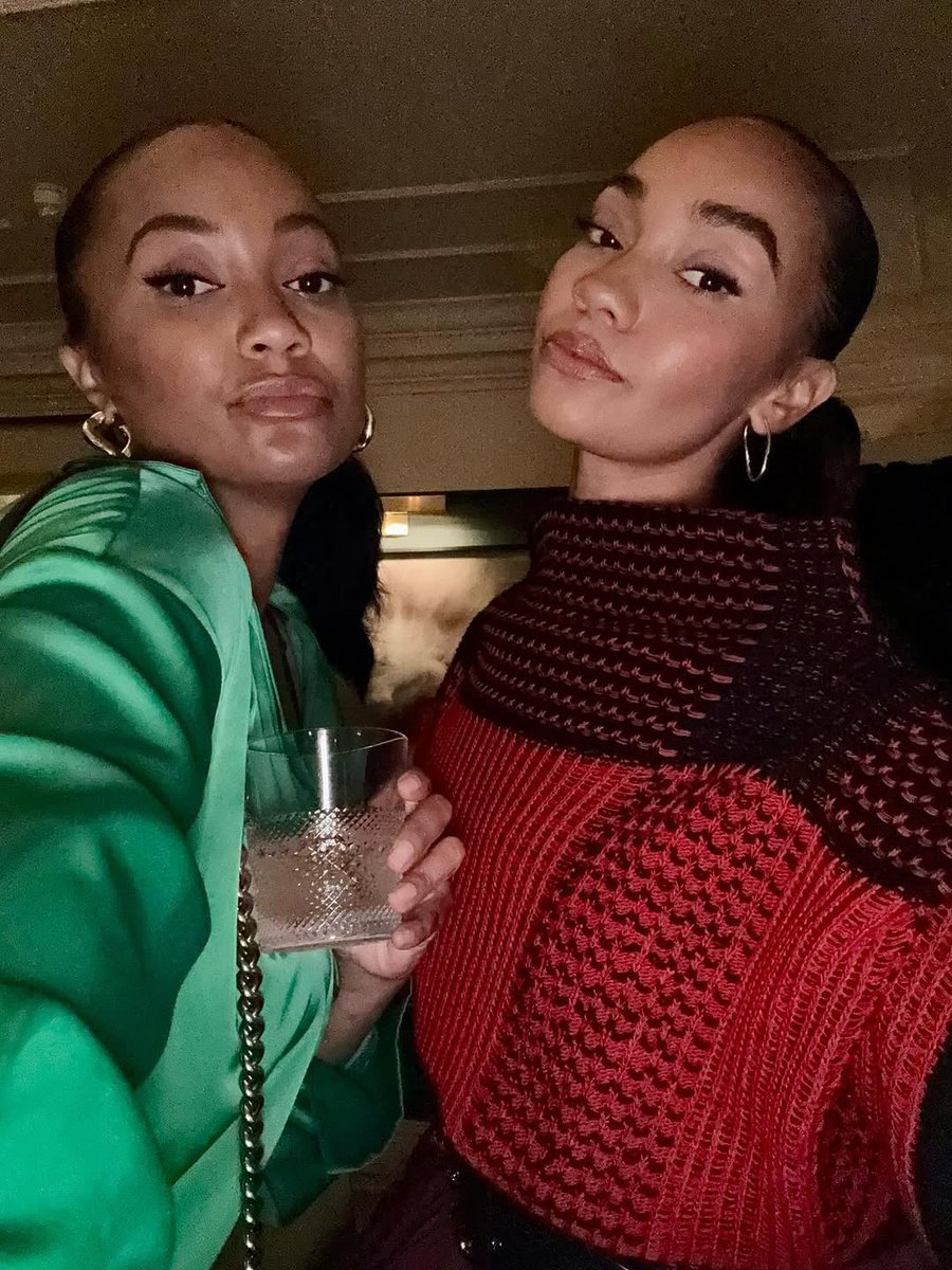 LADailyUpdates's tweet photo. 📲 | Leigh-Anne’s (@LeighAnneMusic) sister, Sairah, shared yesterday on Instagram:
— “The Soul Swap ❤️💚 #GreenSoul #redsoul #balance” https://t.co/kiiPJw8qfO