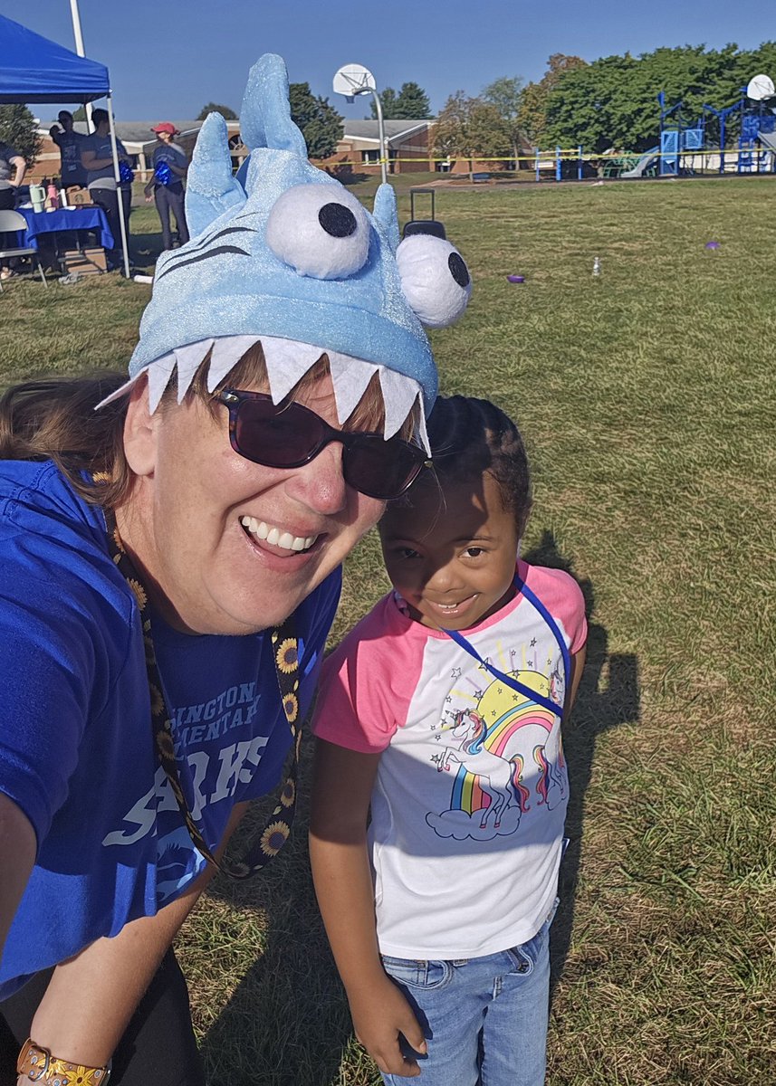 9ahC's tweet image. Walk-a-thon @WoParkSharks @wcsdistrict #itsworthit