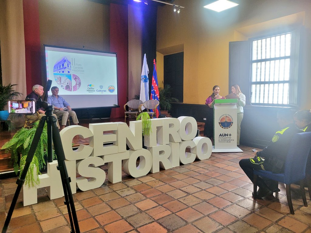 #AEstaHora
Se lleva a cabo el II Foro de Centros Históricos Santa Marta 500 años.

Lo organizan <a href="/Unimagdalena/">Universidad del Magdalena</a> y el <a href="/mincultura/">MinCultura Colombia</a> con el apoyo del Parlamento Andino, <a href="/cajamag/">CAJAMAG</a>  entre otros. 
Siga aquí el importante evento 👇 
instagram.com/centrohistoric…
<a href="/CentroHSM/">Corporación Centro Histórico SM</a> <a href="/Unimagdalena/">Universidad del Magdalena</a>