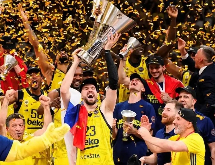 #Euroliga Esta temporada tengo el placer de relatar otra vez la Euroliga! 

Paso las primeras fechas 👇

1/10 Mónaco vs Zalgiris 
3/10 Mónaco vs Dubai 
10/10 Bayern Munich vs Zalgiris

🏀🎙 Los espero por <a href="/basquetpass_arg/">Basquet Pass Argentina</a>