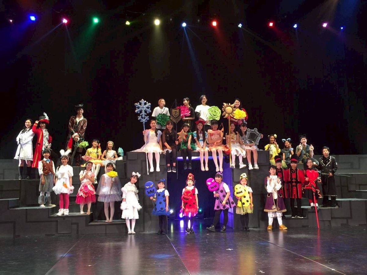 遠坂百合子 (@tosakayuriko) on Twitter photo 劇団Little★Star team Spica
『7人のアリスTHE ORIGIN』改稿作業中
2026年2月15日上演⭐️
写真は2018年春『7人のアリス』初演時
みんな、可愛い
あの頃は目の前のことに必死すぎて、キャストの成長の道程とか劇団の未来とか考えられなくて・・ 劇団Little★Star team Spica
『7人のアリスTHE ORIGIN』改稿作業中
2026年2月15日上演⭐️
写真は2018年春『7人のアリス』初演時
みんな、可愛い
あの頃は目の前のことに必死すぎて、キャストの成長の道程とか劇団の未来とか考えられなくて・・