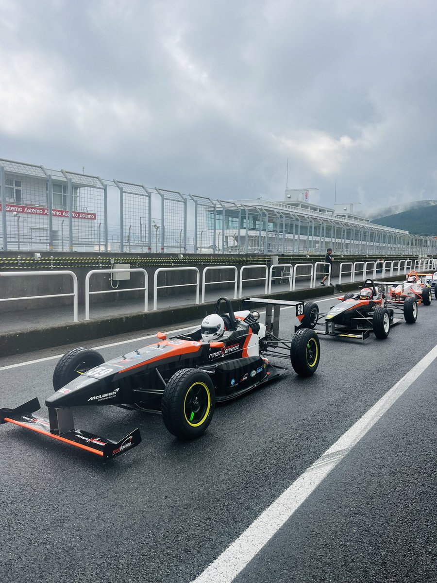firstgaragejp's tweet image. 今週のファーストガレージは大分県はオートポリスと岡山国際サーキットでの活動になります！

オートポリスはなかなか天候に恵まれないですがS-FJ組の若手2人が奮闘中です🏁

#スーパーFJ
#FormulaBeat
#オートポリス
#岡山国際サーキット