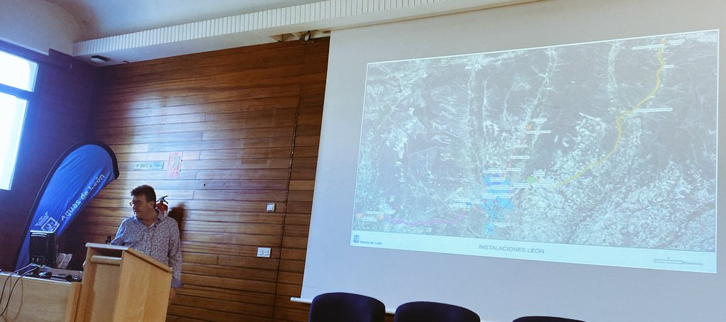 AguasdeLeon's tweet photo. ¡Ya estamos aquí! 👏

Nuestro compañero @BerjonJesus os dará a conocer datos muy interesantes sobre el abastecimiento en la ciudad de #LeónEsp https://t.co/OsHWHd0Pde