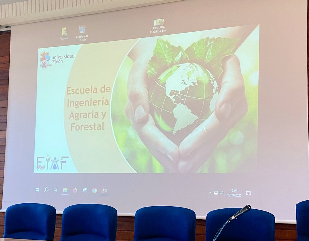 AguasdeLeon's tweet photo. ¡Ya estamos aquí! 👏

Nuestro compañero @BerjonJesus os dará a conocer datos muy interesantes sobre el abastecimiento en la ciudad de #LeónEsp https://t.co/OsHWHd0Pde