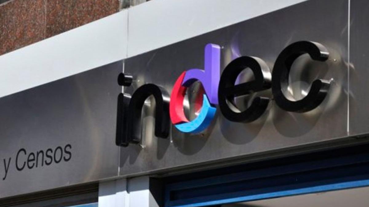 LA ESTIMACIÓN OFICIAL DEL 31,6% DE POBREZA ES RIDÍCULA!!

Hay una UTILIZACIÓN ELECTORALISTA del INDEC y de sus PUBLICACIONES. No existe alivio, el drama social continúa. La pobreza es el doble de la publicada.
No es verdad que 12 millones de personas salieron de esa condición.