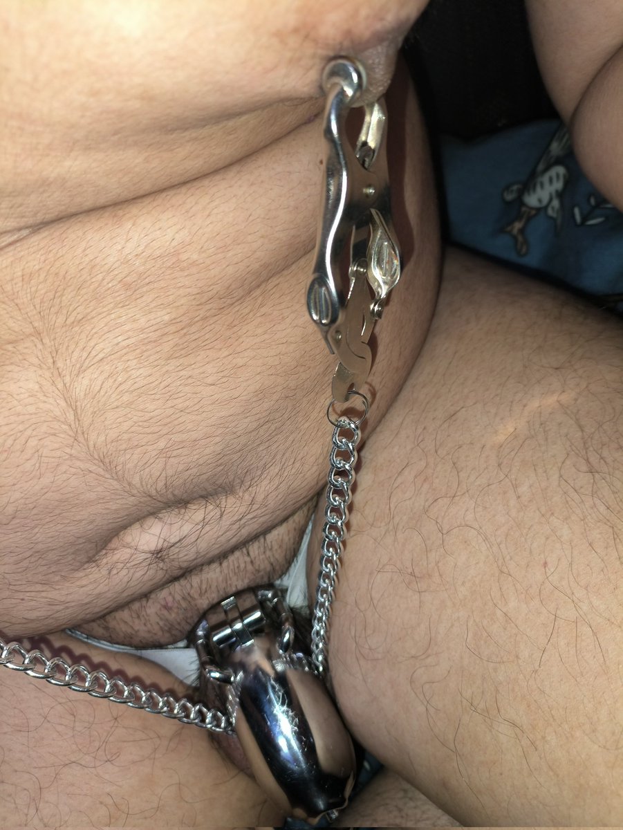 RxGfrom's tweet photo. 好想射，但却只能靠夹子止痒 #chastity #locked https://t.co/rAv1hs9ePW