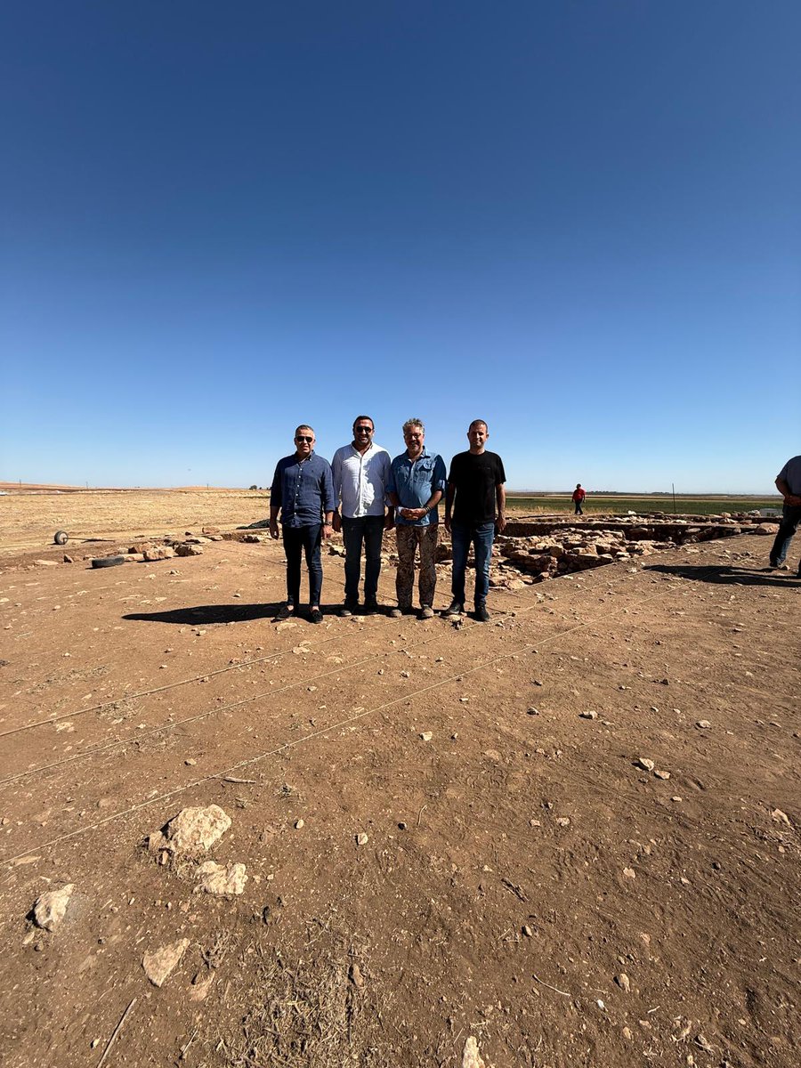 Turizm MK ve MÜ Serhat Gerger, İ. Halil Arıcı ve Seyithan Sabaz, Sefertepe Arkeolojik Sit Alanı’nı ziyaret etti.

Viranşehir Belediye Başkanı Serhat Dicle İnan ve Kazı Başkanı Doç. Dr. Emre Güldoğan ile bir araya gelinerek kültürel mirasımız üzerine istişarede bulundu.