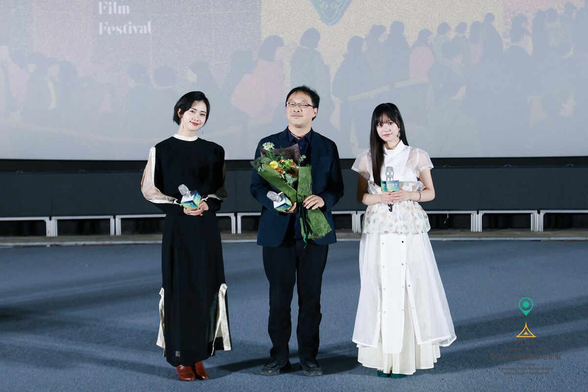 eiga_natalie's tweet photo. 【イベントレポート】「恋愛裁判」仲村悠菜・小川未祐が平遥映画祭へ、深田晃司は「アイドルとは何か」問う（写真21枚）
https://t.co/4Ddsm6WGei

#恋愛裁判 https://t.co/EmpSEwaUyB