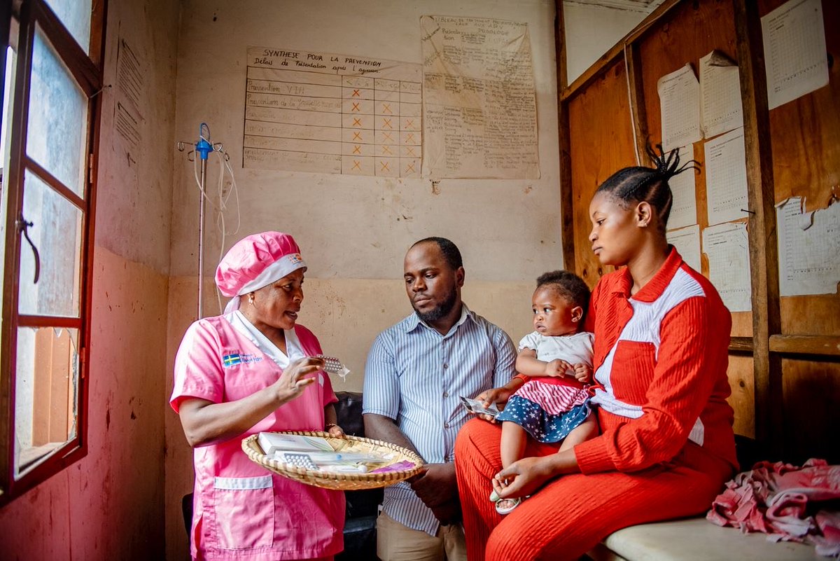 UKinDRC's tweet photo. En cette #JournéeMondialeDeLaContraception, le Royaume-Uni réaffirme son engagement pour des grossesses sans risque et sécurisées, ainsi que pour le droit des femmes et des adolescentes en RDC à faire des choix éclairés sur leur corps et leur avenir.
#UKinDRC #SRHR #SantéPourTous https://t.co/HTUzHfK6Ek