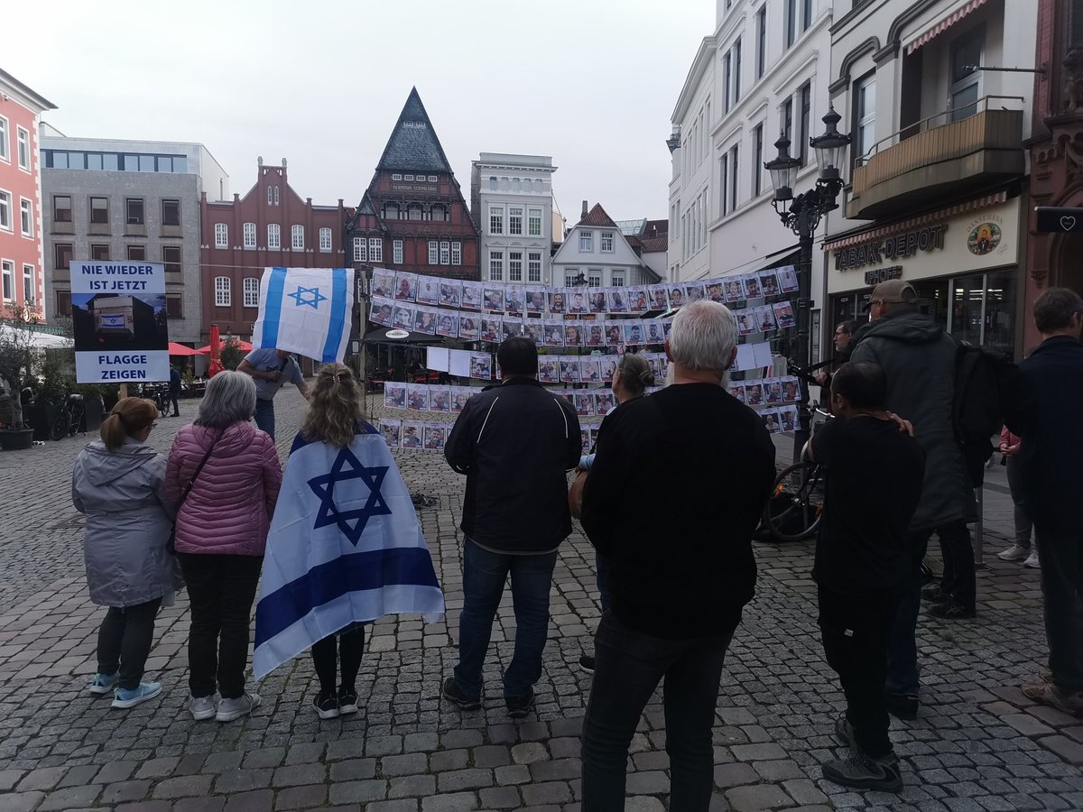 <a href="/UtaLang1/">Uta Lang 💝🇺🇦🙏🇮🇱🎗🧡</a> <a href="/AstridEsther1/">Astrid Esther ✝️ 🇦🇹🇮🇱🎗️</a> <a href="/BeaWeghofer/">Bea Weghofer</a> <a href="/AndreaDei8/">Andreica 🇩🇪 🇮🇱 ✡️ ✝️ 🕎🎗</a> <a href="/waldmaisterin/">Isa Lobo🎗️✡️🎗️</a> <a href="/HedwigLanger/">Hedwig Langer🇩🇪🇮🇱♀️🎗️🧡✝️</a> <a href="/softbonsai/">softbonsai 🎗️🧡</a> <a href="/MacBaer/">Mac Bär 🐻 🇪🇺🇩🇪🇺🇦🇮🇱🥝🏳️‍🌈</a> <a href="/TimmyMontana_23/">Dino Montana 🎗️🦖🇮🇱</a> <a href="/Isabelle85995/">Bella Bookworm</a> <a href="/bellarocca21/">bellarocca2</a> <a href="/Marc_4_Liberty/">Marc 4 Liberty✡️🟠🗽🕊️</a> <a href="/PreislerKa/">Karoline Preisler</a> <a href="/ClaudiaPadding/">Claudia Paddington 🇺🇦🇮🇱</a> <a href="/tinkerbellsway/">Zoe Fox ♄⛧✡️</a> <a href="/AnnNna_Ha/">Ann Ha</a> <a href="/HeisenbergOscar/">Oscar & תומס Heisenberg 🇮🇱🎗️🇺🇦🇪🇺🇸🇪🇩🇪</a> <a href="/JulesWarDa/">Julien🎗️</a> <a href="/in_diesem_sinn/">InDiesemSinn TrustedFraggle🦖🩶👚 🇮🇱S/T/F/U/KPSS</a> <a href="/Facet40457435/">🎗Exil deNousSommesTous Israël🗽♂🚻🕊(told/you/so)</a> <a href="/Karo7100/">Karo</a> Habt ihr eine Liste aller Namen, die ihr mir zumailen könnt? Ich würde sie in Minden zur Gedenkveranstaltung aufhängen. 
Am 07. Okt um 17.00h "Markt".
Minden251007@gmx.de