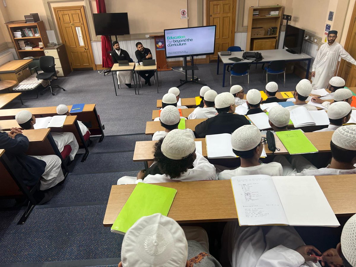 Beyond the Books 📚✨
We were delighted to host the Medology team for their Education Beyond the Curriculum workshop. An inspiring session on medicine, careers &amp; self-development that sparked ambition and opened students’ eyes to new possibilities!