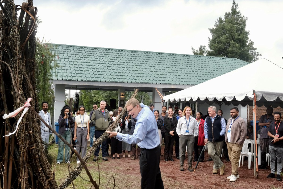 Wonderful to celebrate Demera with @ukinethiopia colleagues and to light the bonfire signifying the end of the rainy season.

Wishing a joyful Meskel to all who celebrate.

መልካም የመስቀል በዓል!