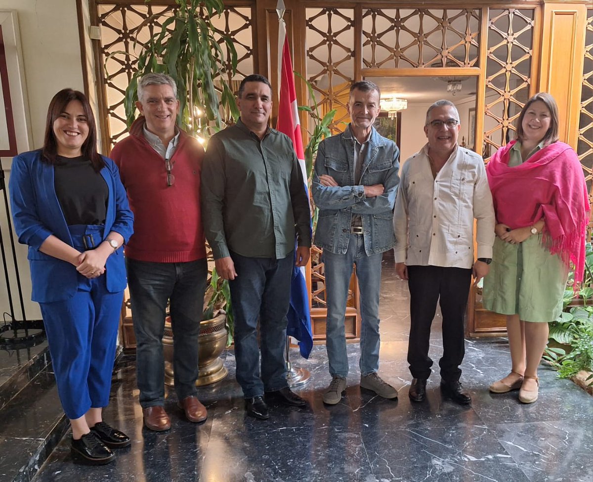Delegación del <a href="/PartidoPCC/">Partido Comunista de Cuba</a> sostuvo amplio y fructífero encuentro con el coordinador de Izquierda Unida, Antonio Maíllo.

Actualizamos sobre prioridades del trabajo del Partido, agradecimos solidaridad permanente de IU e intercambiamos sobre la situación internacional.