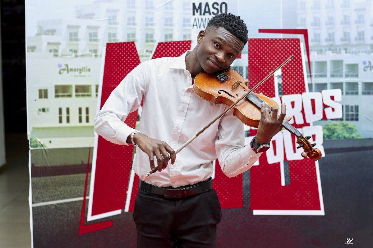 MasoAwards's tweet photo. Jeng the Violinist and his manager showed up in style at the Maso Awards Tour Blantyre🔥🔥🔥
The guy is talented🙌 Watch out for him.
NEXT STOP ZOMBA🚘
📸Studio79
#RoadToBICC
#13thDecember https://t.co/Y28z5cL8Q3