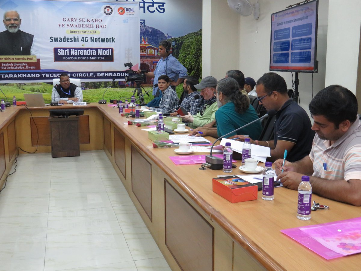 BSNL_UKD's tweet photo. माननीय CGMT BSNL UKD परिमंडल श्री कुलविंदर कुमार जी द्वारा आज दिनांक 26 सितंबर 2025 को एक प्रेस वार्ता आयोजित की गई जिसमें BSNL की 25वीं वर्षगांठ एवं  4G सैचुरेश साइट्स व स्वदेशी 4G सेवाओं का उद्घाटन माननीय प्रधानमंत्री श्री नरेंद्र मोदी जी के कर कमलों द्वारा दिनांक 27 सितंबर https://t.co/QRdlBZ1ax5