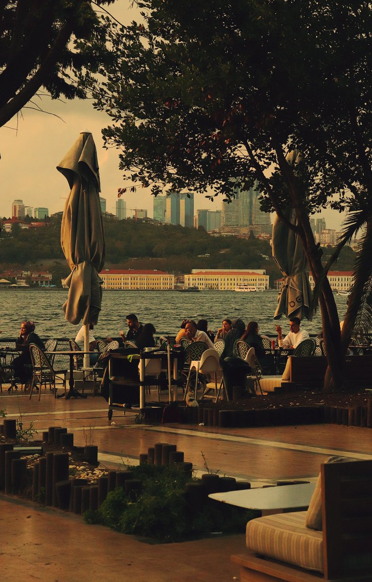 Zaman hızla akıp gidiyor