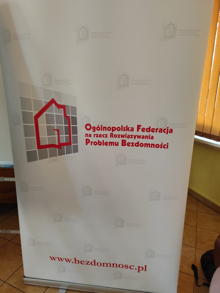 Od wczoraj jestem na zjeździe Ogólnopolskiej Federacji na rzecz Rozwiązywania Problemu Bezdomności <a href="/Bezdomnosc_PL/">Bezdomnosc.pl</a> – w jednym miejscu spotyka się ponad 40 organizacji, które na co dzień wspierają osoby w kryzysie bezdomności i wykluczeniu mieszkaniowym.

To spotkanie to więcej niż