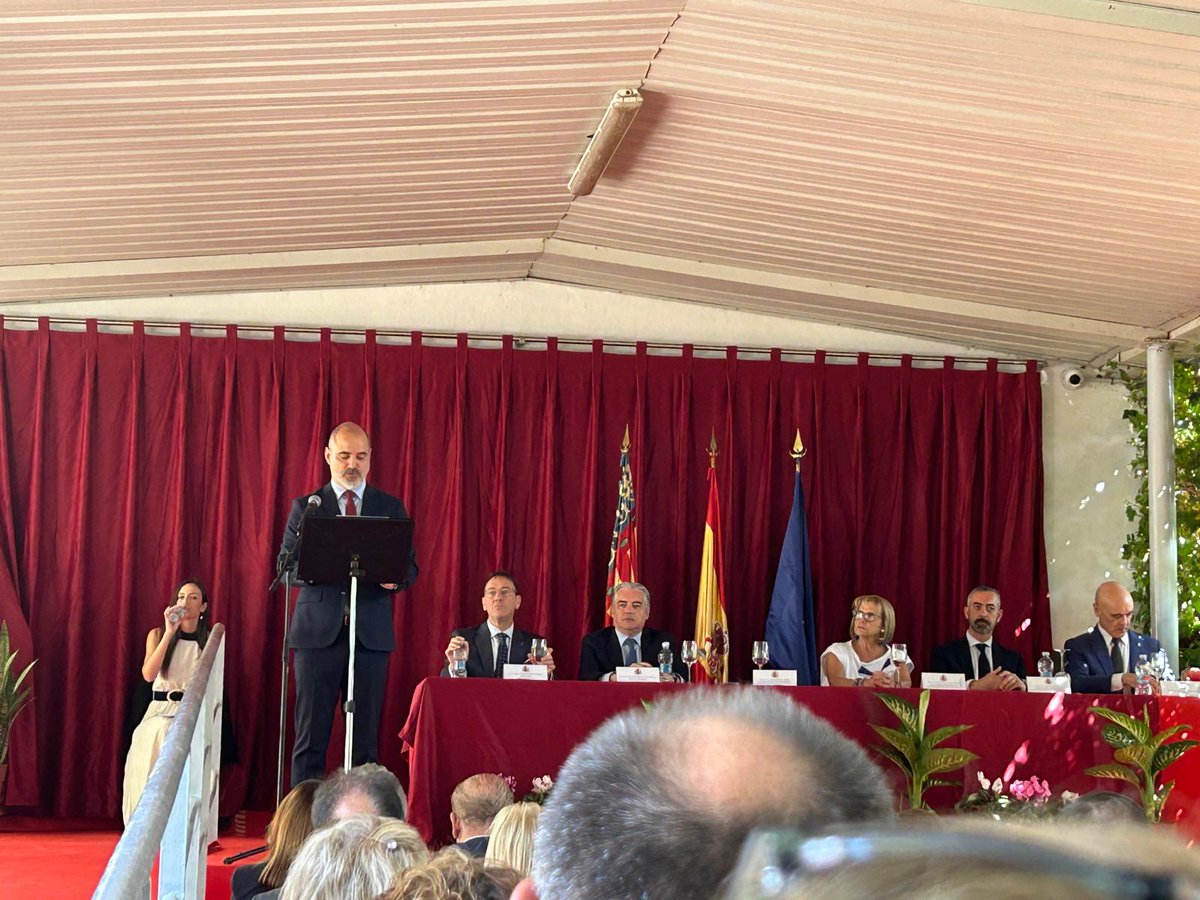 مشاركة القنصلية العامة في الاحتفال بعيد  المؤسسات السجنية، يوم 24 شتنبر الأخير، في المركز السجني لبيكاسنت  في فالنسيا.

Participación del Consulado General a la festividad de la patrona de Instituciones Penitenciarias, el día 24/09, en el centro penitenciario de Picassent.