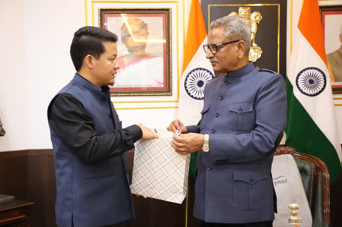 IndraHangSubba1's tweet image. Today, I called on Hon’ble Governor of Sikkim, Shri Om Prakash Mathur (@OmMathur_Raj) ji, at Raj Bhavan, Gangtok. Had an insightful discussion on Sikkim’s development, key issues &amp;amp; connectivity. Grateful for his valuable guidance and long public service that continues to inspire.…