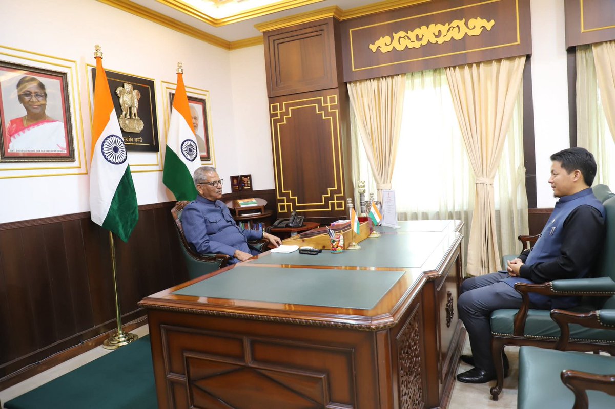 IndraHangSubba1's tweet image. Today, I called on Hon’ble Governor of Sikkim, Shri Om Prakash Mathur (@OmMathur_Raj) ji, at Raj Bhavan, Gangtok. Had an insightful discussion on Sikkim’s development, key issues &amp;amp; connectivity. Grateful for his valuable guidance and long public service that continues to inspire.…
