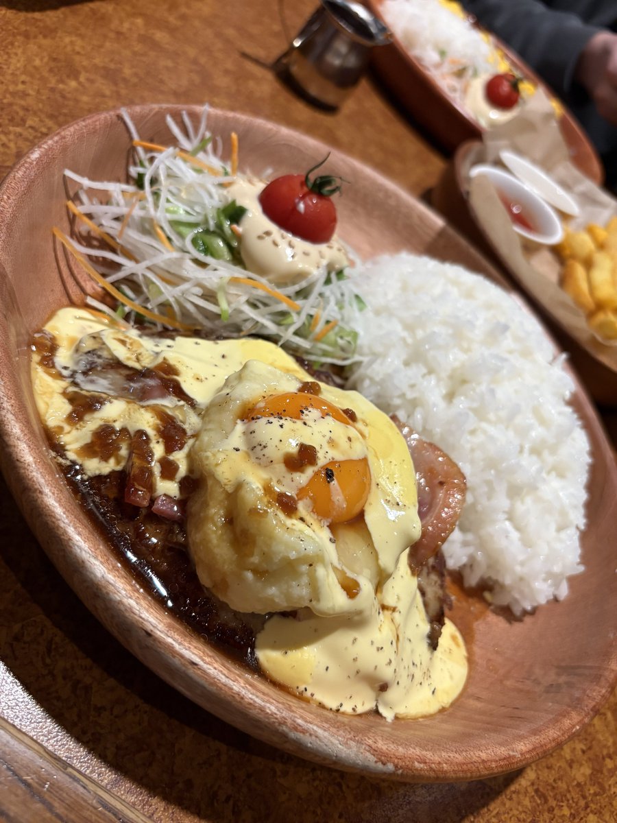 月見シーズンだったんで食べてきました
めちゃ美味かった..今週もお疲れした