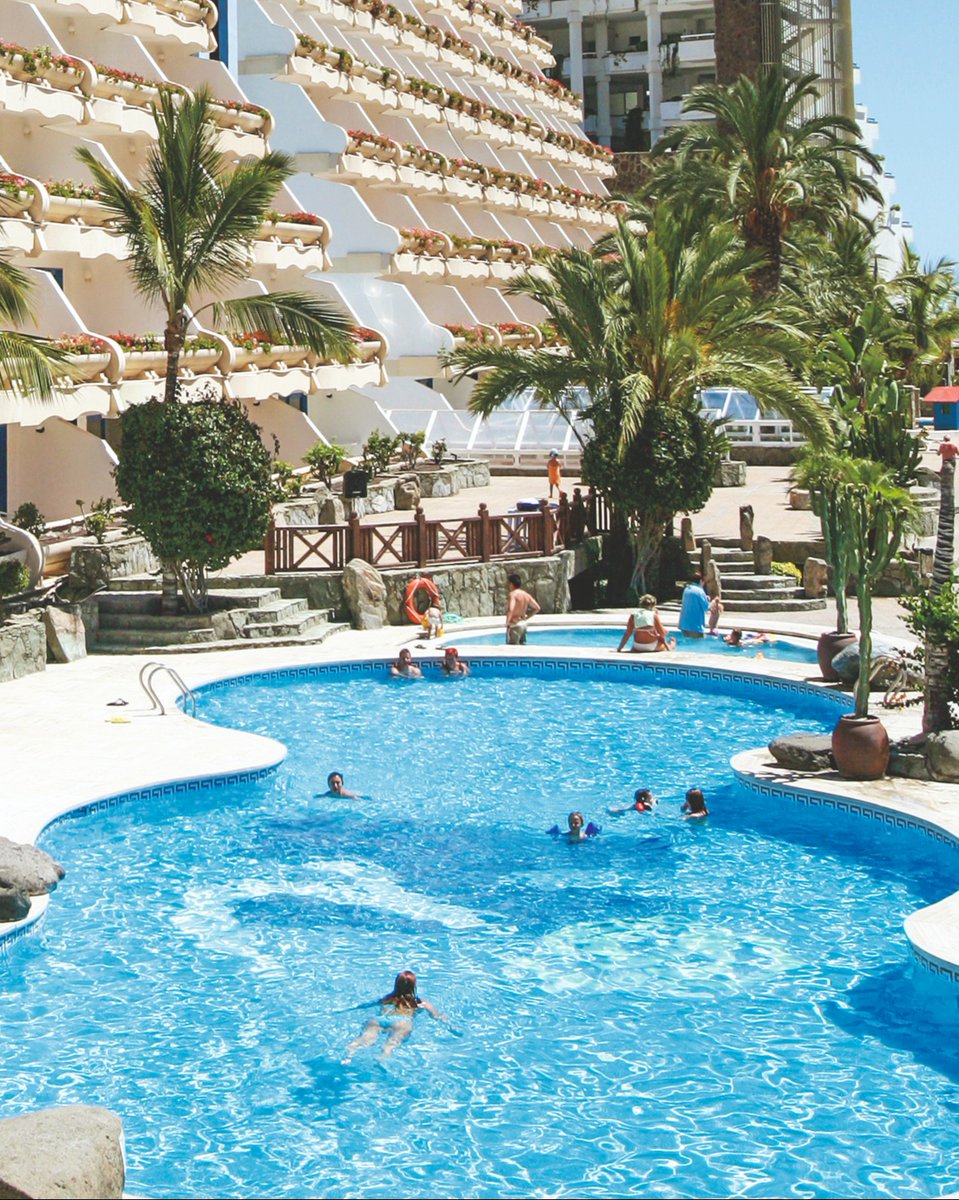 Save 25% off this Gran Canaria getaway with our Deal of the Week ☀️😎
.
🌴 Spend 7 nights at Hotel Livvo Lago Taurito on an all inclusive basis from €849pps* this February!
.
Click here to lock in this limited time offer - bit.ly/4niDFfp ⏰
.
*T&amp;Cs apply.