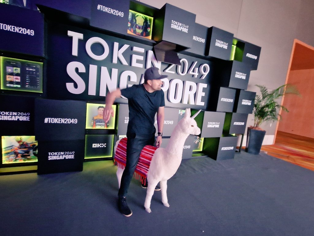 ax_labs's tweet image. gm, gm, Singapore 🇸🇬 
We&apos;re ready for #TOKEN2049    and Centre Point 2!