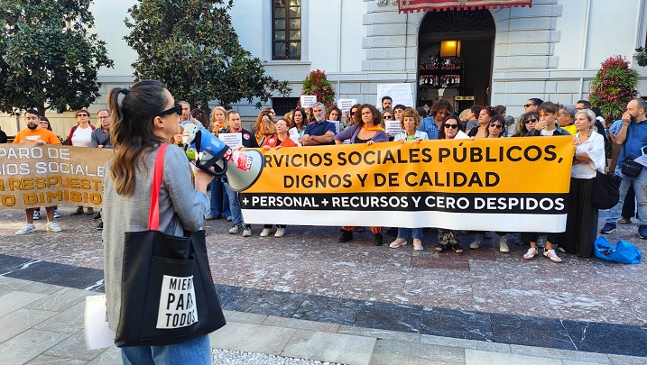Retoman las protestas para reclamar más personal y recursos en los Servicios Sociales de la capital

👉 La plantilla denuncia que, de las 22 plazas prometidas para el área este año, solo se han creado seis
⬇️
elindependientedegranada.es/economia/retom…