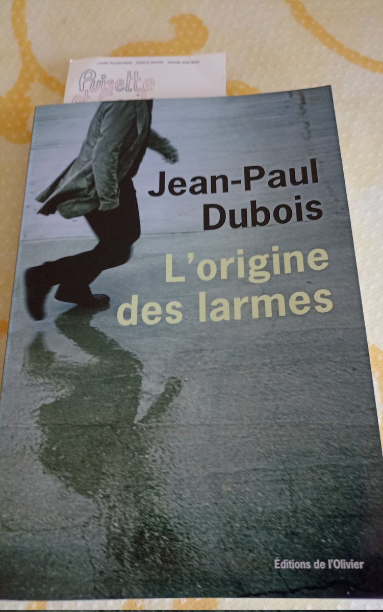 DinaBail's tweet image. "L'origine des larmes" est le récit que Paul fait à son psychiatre souffrant lui-même d'un problème lacrymal. Vers 2030 sous une pluie incessante. Un récit qui oscille entre le drame et la comédie noire. Un bon Jean-Paul Dubois.
#VendrediLecture