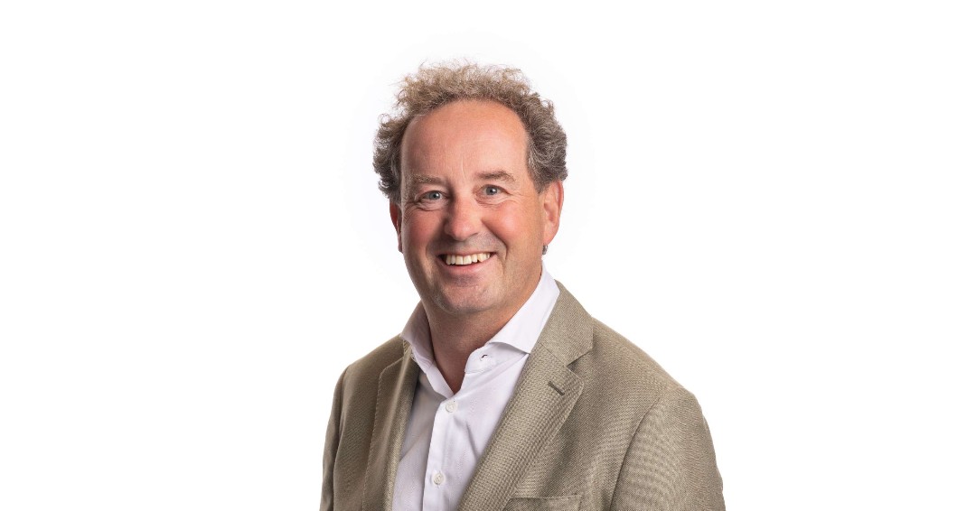 Han Kolff treedt toe tot RvC Agrifirm

Met zijn brede internationale ervaring bij o.a. Randstad, Heineken en Danone en zijn betrokkenheid bij het Food Transformation Forum en Next Food Collective, brengt hij waardevolle expertise naar onze coöperatie. ow.ly/YmQg50X2Evs